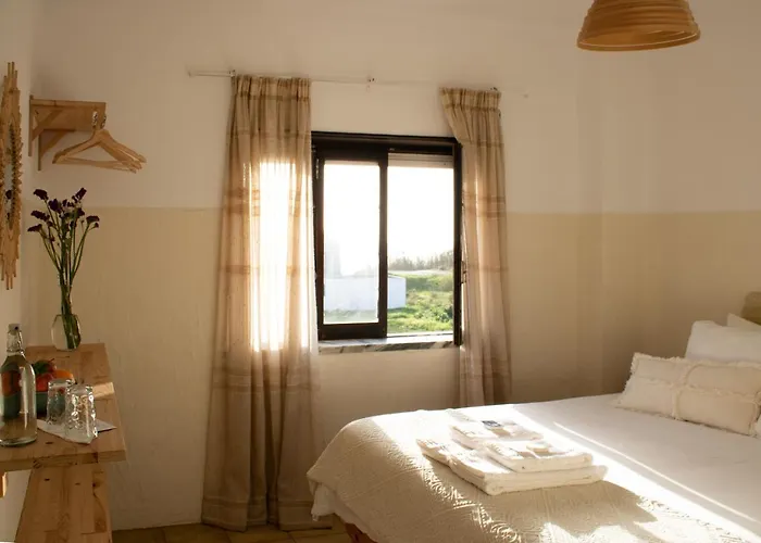 Ondina Casais de Sao Lourenco